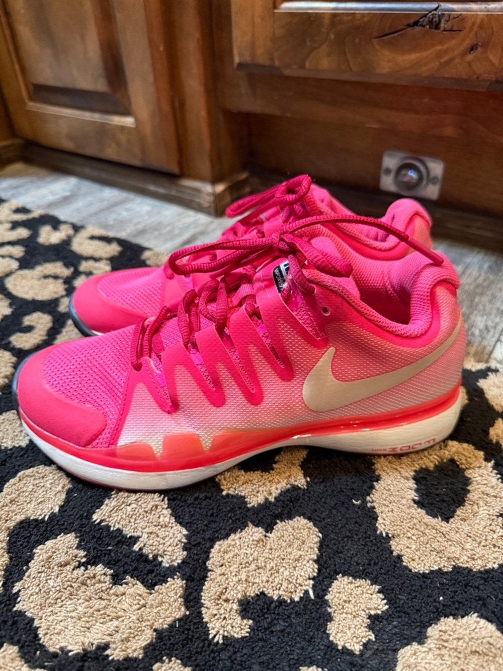 Nike Vapor 9.5 Tour Women's Hot Pink and White Athletic Shoes